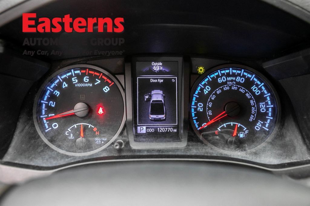 Used 2020 Toyota Tacoma SR RWD image 19