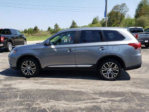 Used 2016 Mitsubishi Outlander SE AWD/4WD image 4