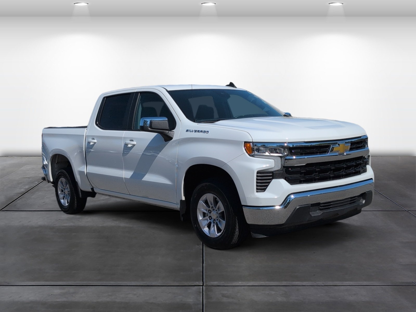 Used 2026 Chevrolet Silverado 1500 LT RWD image 2