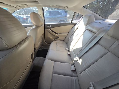 Used 2012 Nissan Altima 3.5 SR w/ Sport Pkg FWD image 6