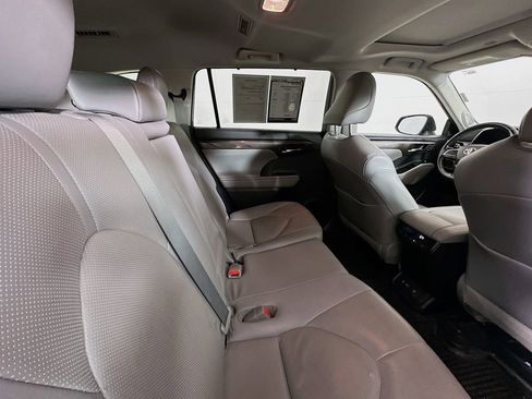 Used 2021 Toyota Highlander Limited image 31