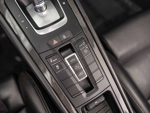 Used 2017 Porsche 911 Turbo S image 32