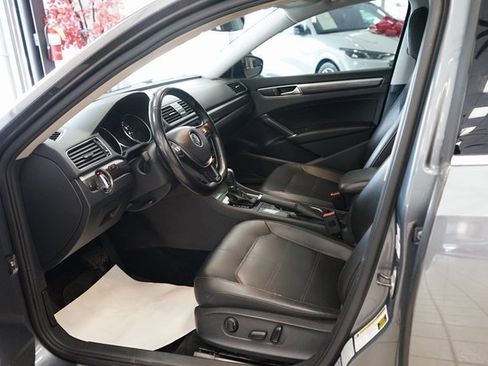 Used 2018 Volkswagen Passat 2.0T SE image 26