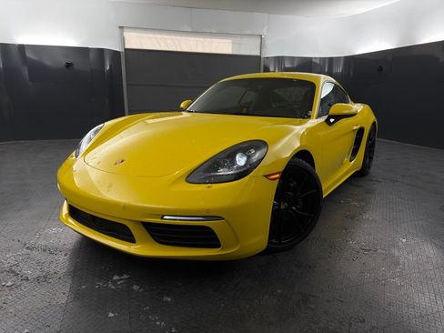 Used 2025 Porsche 718 Cayman image 1