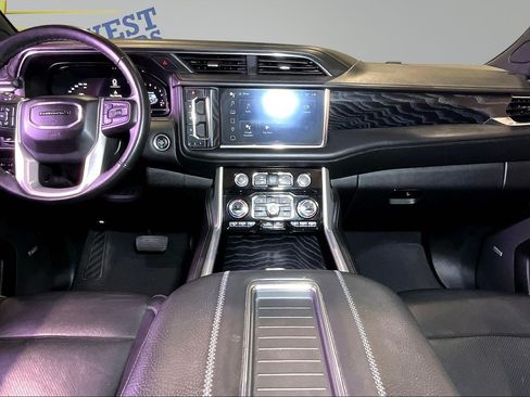 Used 2023 GMC Yukon XL Denali RWD image 8
