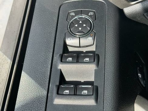 Used 2015 Ford F150 Lariat AWD/4WD image 34