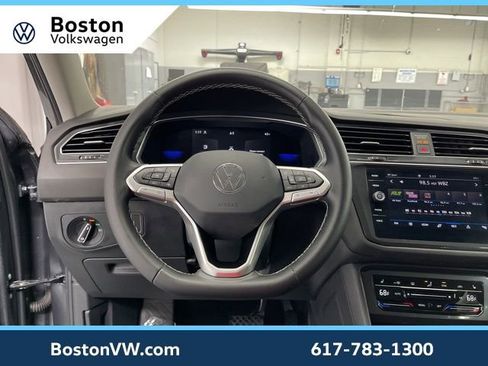 Used 2022 Volkswagen Tiguan SE w/ Panoramic Sunroof Package image 15