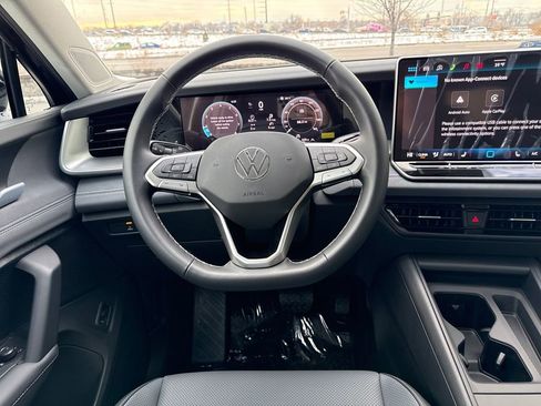 New 2026 Volkswagen Tiguan SE image 22