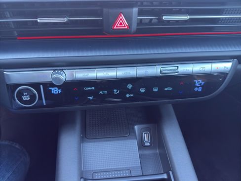 Used 2023 Hyundai Ioniq 6 SEL image 17