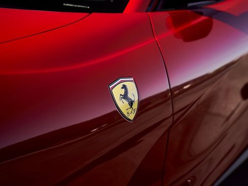 Used 2018 Ferrari 812 Superfast image 8