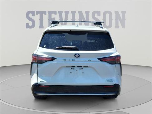 Certified 2023 Toyota Sienna Limited AWD/4WD image 4