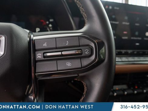 Used 2024 GMC Canyon AT4 AWD/4WD image 15