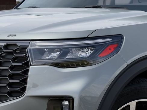 New 2027 Ford Explorer ST-Line AWD/4WD image 18