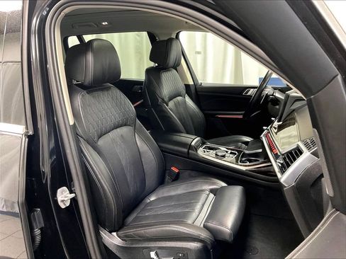 Used 2025 BMW X7 xDrive40i AWD/4WD image 10