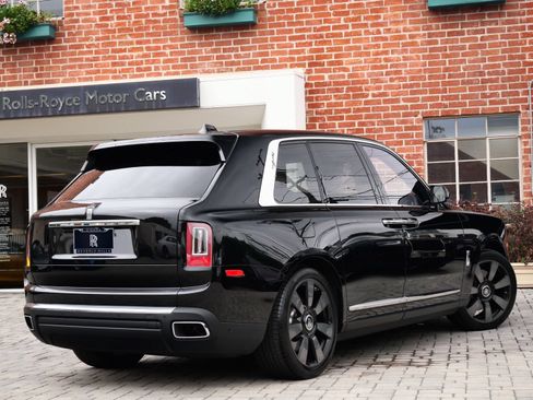 Certified 2023 Rolls-Royce Cullinan AWD/4WD image 2