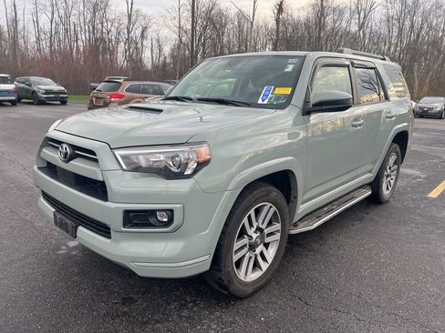 Used 2022 Toyota 4Runner TRD Sport image 3