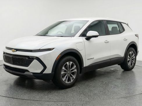 Used 2025 Chevrolet Equinox LT image 3