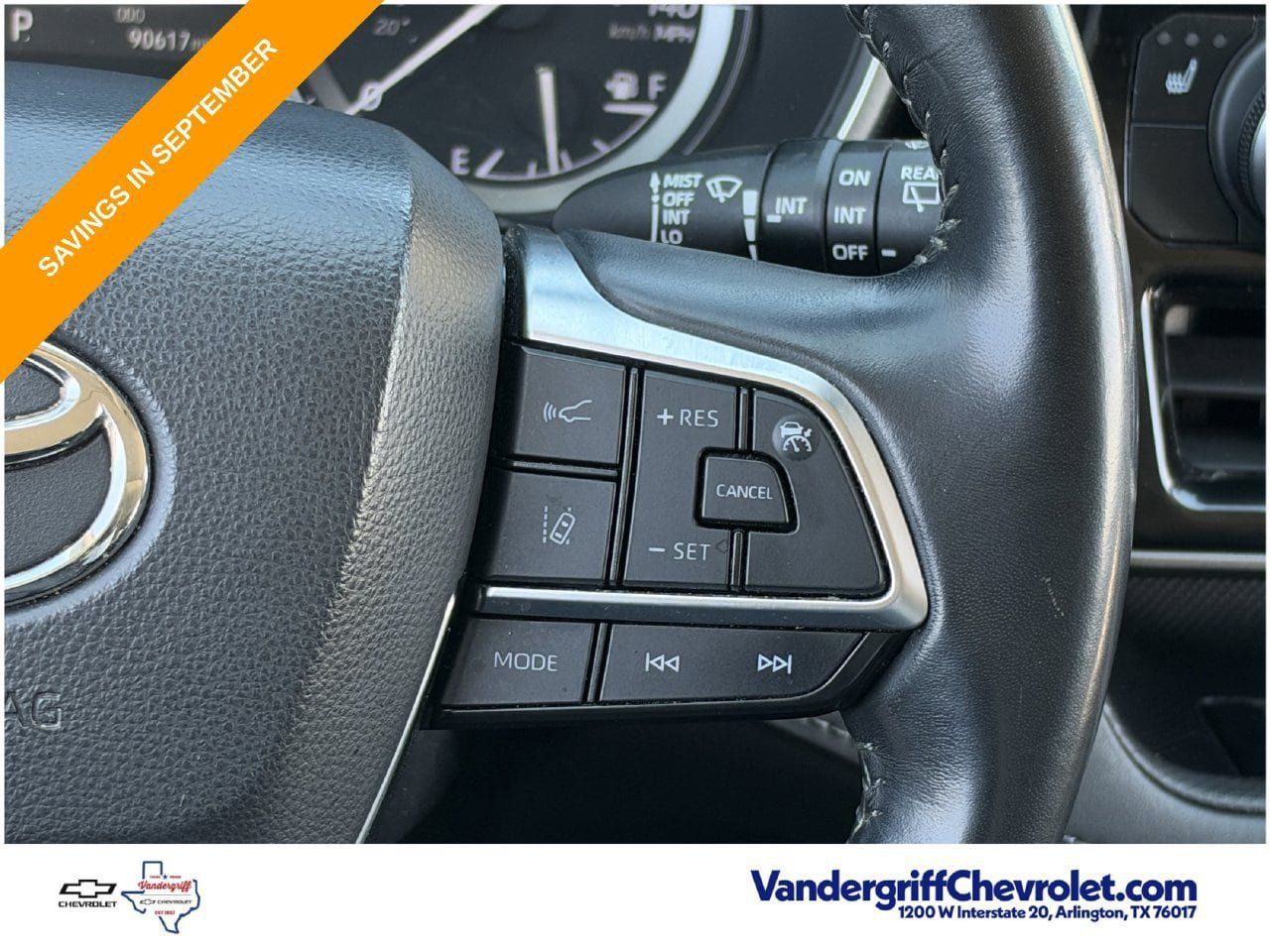 Used 2021 Toyota Highlander XLE FWD image 14