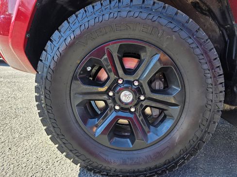 Used 2021 Toyota 4Runner SR5 AWD/4WD image 22