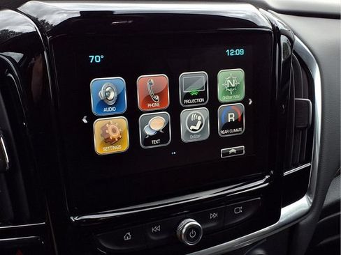 Used 2018 Chevrolet Traverse LT FWD image 6