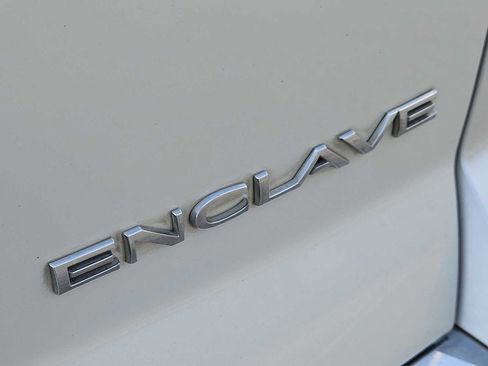 Used 2015 Buick Enclave Leather FWD image 12