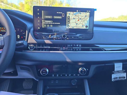 New 2025 Mitsubishi Outlander SE image 19