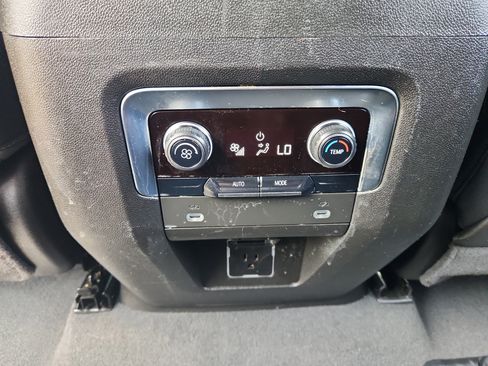 Used 2023 Chevrolet Tahoe LT RWD image 39