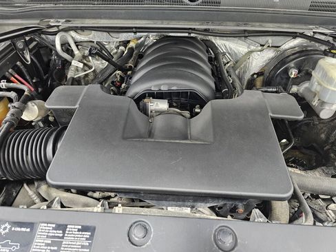 Used 2015 Chevrolet Suburban LT AWD/4WD image 39