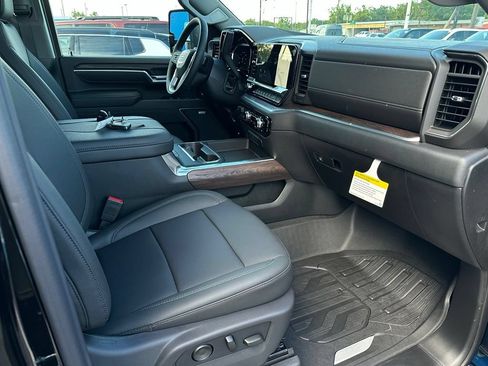 New 2026 GMC Sierra 2500 SLT w/ SLT Premium Package AWD/4WD image 23