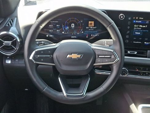 Used 2025 Chevrolet Equinox LT FWD image 19
