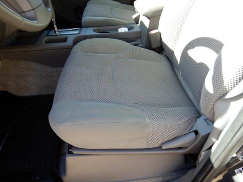 Used 2015 Nissan Frontier SV image 12