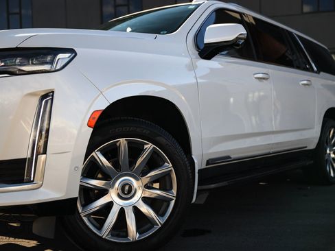 Used 2021 Cadillac Escalade ESV Premium Luxury Platinum image 7