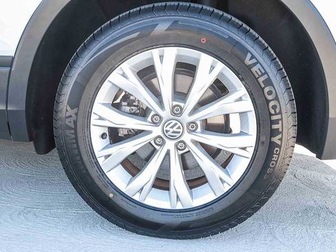 Used 2018 Volkswagen Tiguan S image 10