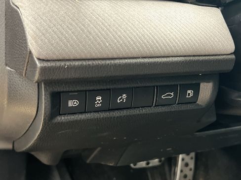 Used 2025 Toyota Camry SE w/ Convenience Package FWD image 27