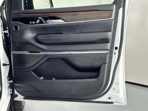 Used 2024 Jeep Grand Wagoneer L 4WD image 9