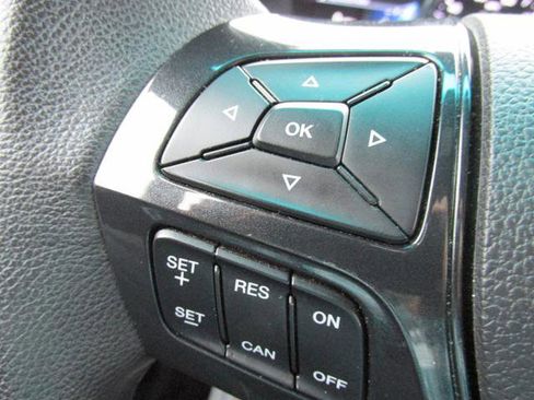 Used 2017 Ford Explorer XLT w/ Equipment Group 202A image 16