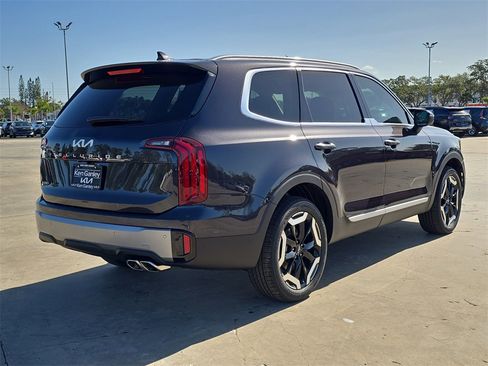 New 2025 Kia Telluride S image 8