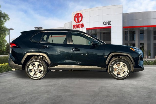 Certified 2025 Toyota RAV4 LE AWD/4WD image 3