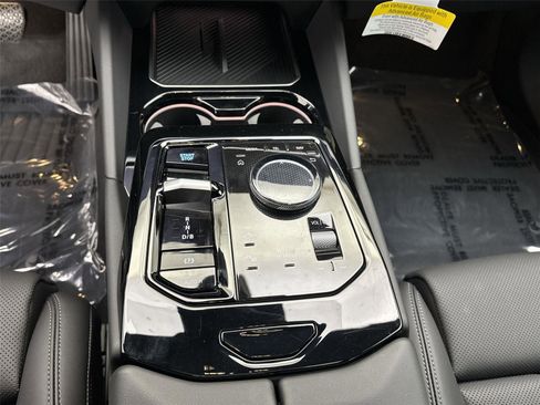 Used 2024 BMW i5 eDrive40i w/ Premium Package image 23