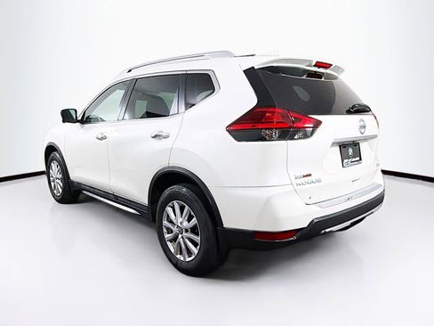 Used 2017 Nissan Rogue SV w/ SV Premium Package image 5