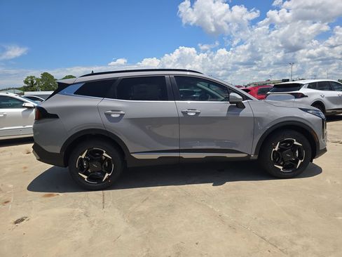 New 2026 Kia Sportage EX w/ EX Panoramic Sunroof Package AWD/4WD image 9