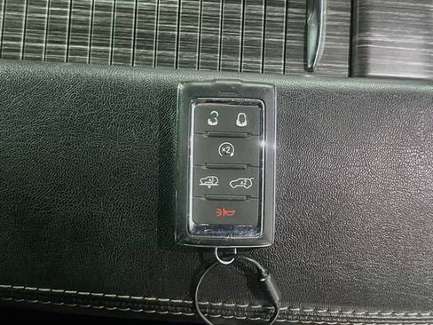Used 2024 Jeep Wagoneer Series III AWD/4WD image 33