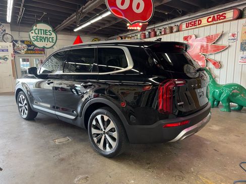 Used 2020 Kia Telluride S AWD/4WD image 3