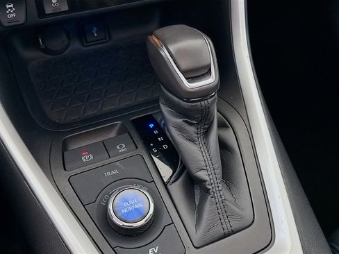 Used 2021 Toyota RAV4 XSE w/ Protection Package (TMS) image 18