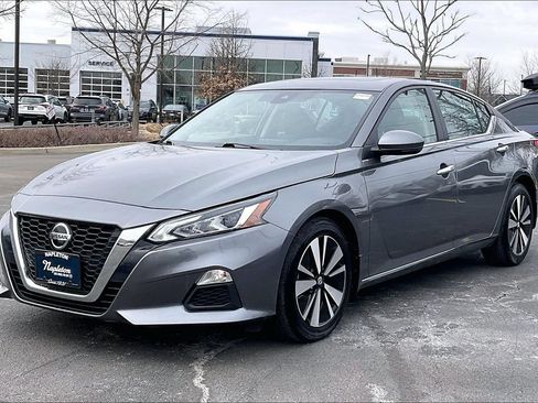 Used 2022 Nissan Altima 2.5 SV w/ SV Premium Package FWD image 14