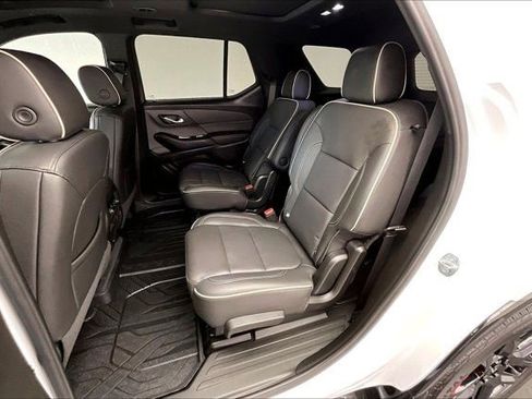 Used 2023 Chevrolet Traverse Premier w/ Redline Edition AWD/4WD image 19