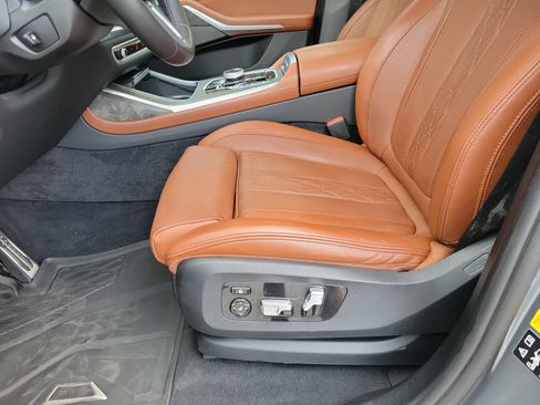 Used 2024 BMW X7 M60i w/ Executive Package AWD/4WD image 37