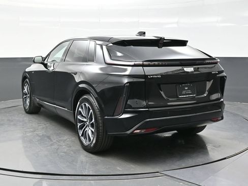 Certified 2025 Cadillac Lyriq Luxury AWD/4WD image 5