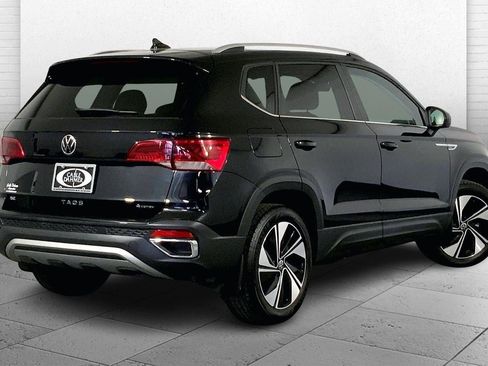 Used 2023 Volkswagen Taos SE image 13