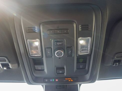 Used 2023 Chevrolet Suburban RST w/ Luxury Package image 28